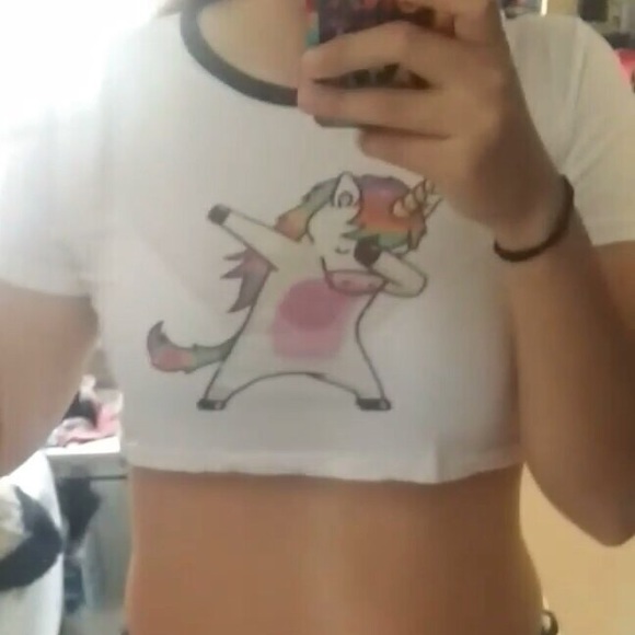 🦄Rainbow Unicorn Graphic Cropped Tee🦄 - Picture 6 of 6